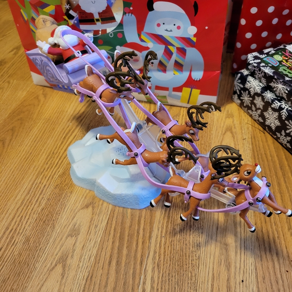 Rudolph the Red-Nosed Reindeer Santa's Sleigh
